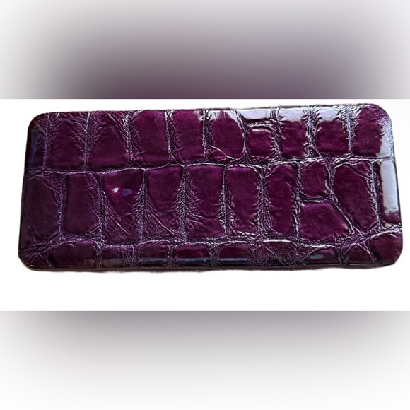 Elegant Purple Clutch New without tags Beautiful Condition Big Wallet/Clutch - Picture 2 of 6